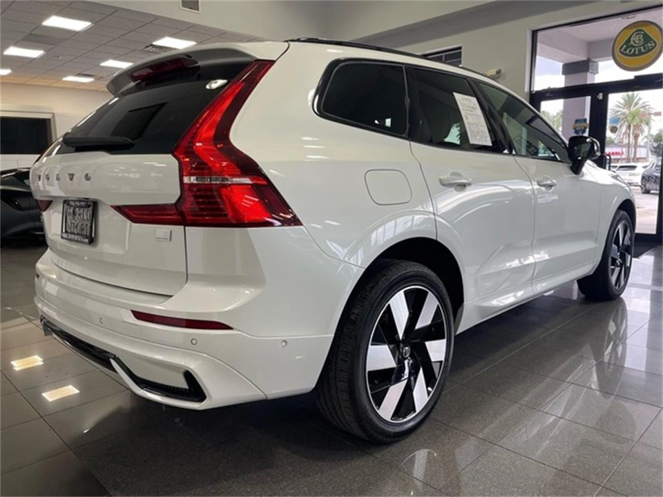 2023 Volvo XC60 2nd Gen - Image 5 of 31
