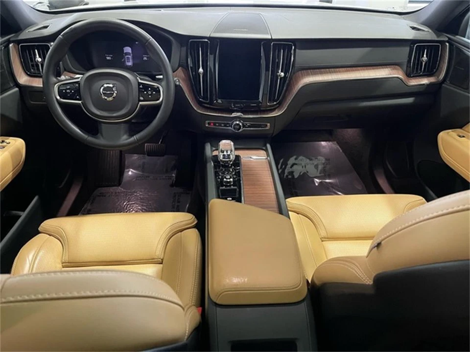 2023 Volvo XC60 2nd Gen - Image 29 of 31