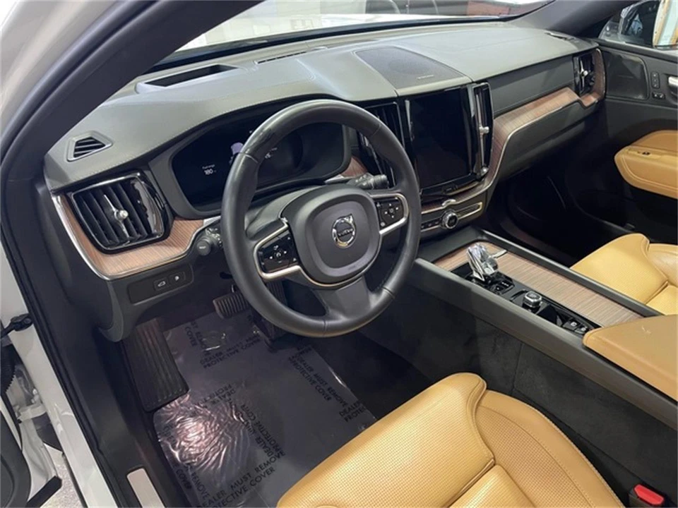 2023 Volvo XC60 2nd Gen - Image 24 of 31
