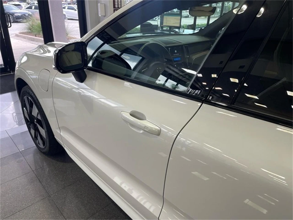 2023 Volvo XC60 2nd Gen - Image 12 of 31
