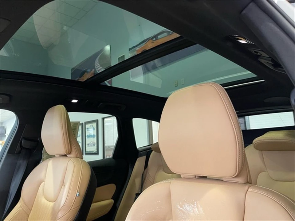 2023 Volvo XC60 2nd Gen - Image 26 of 31