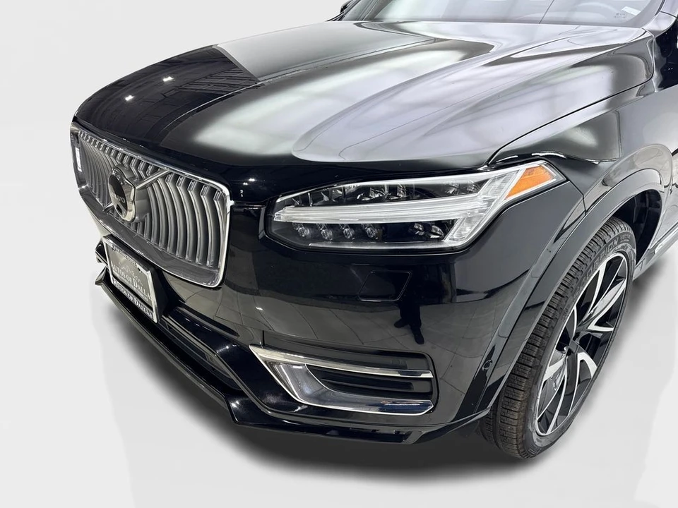 2023 Volvo XC90 2nd Gen - Image 16 of 21