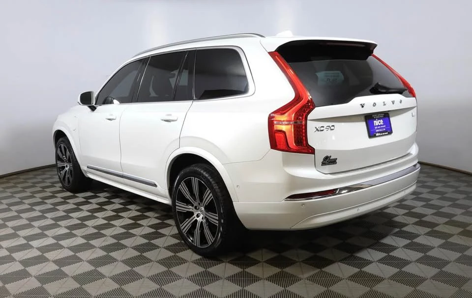 2023 Volvo XC90 2nd Gen - Image 2 of 15