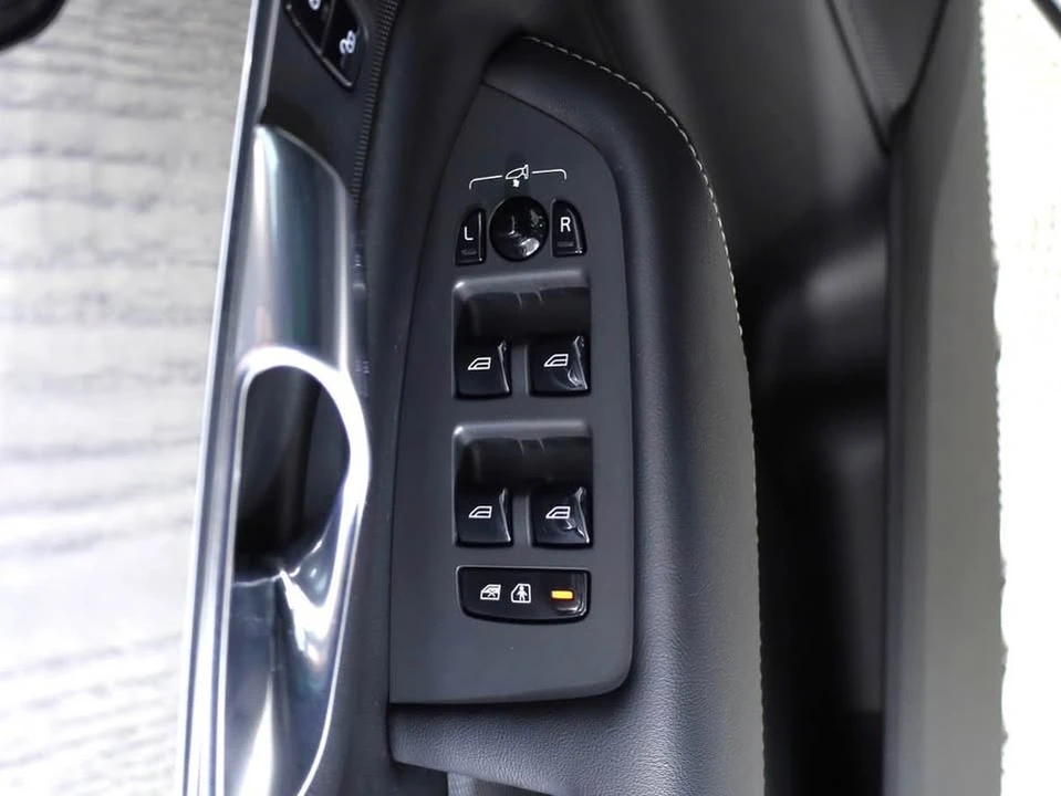 2023 Volvo XC90 2nd Gen - Image 5 of 15