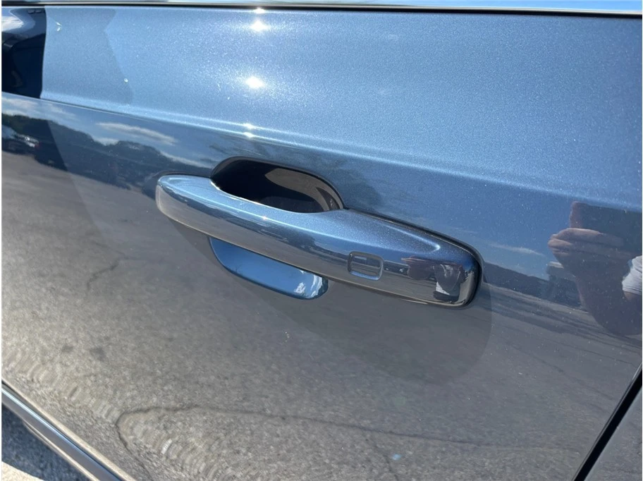 2023 Volvo XC90 2nd Gen - Image 17 of 21