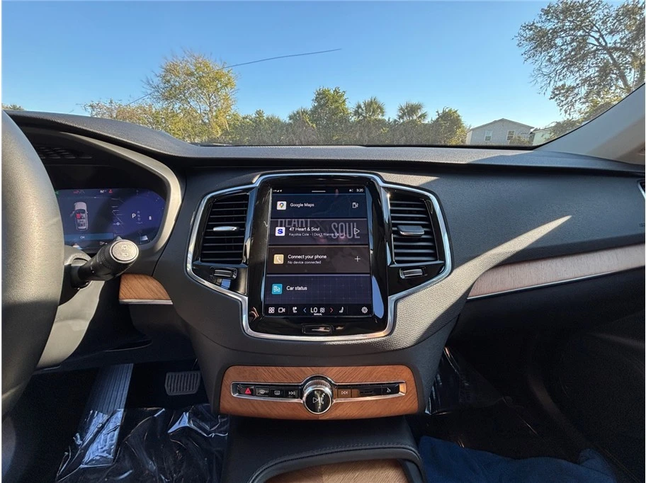 2023 Volvo XC90 2nd Gen - Image 11 of 21