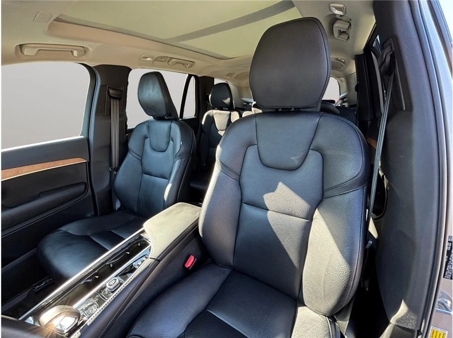 2023 Volvo XC90 2nd Gen - Image 19 of 21