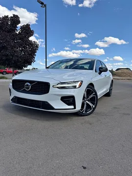 2023 Volvo S60 B5 Plus Dark Theme