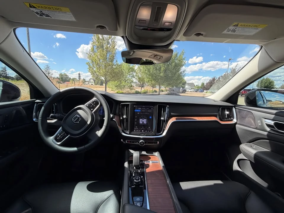 2023 Volvo S60 3rd Gen - Image 8 of 10