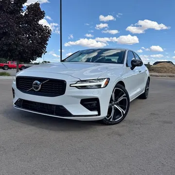 2023 Volvo S60 B5 Plus Dark Theme