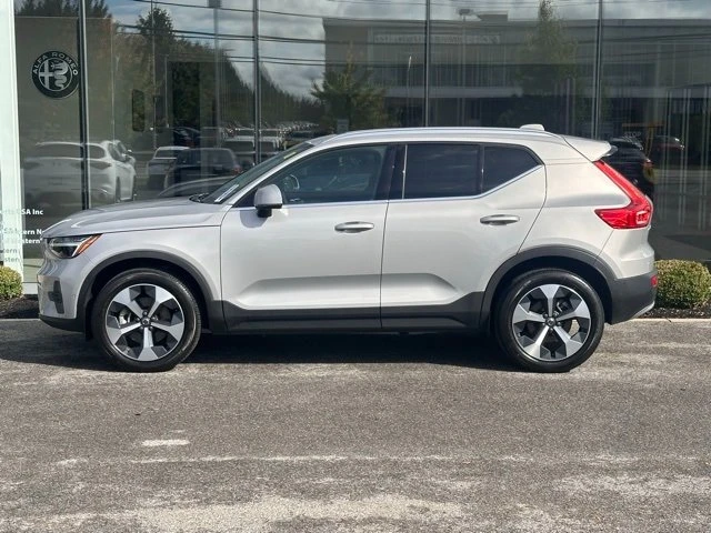 2023 Volvo XC40 - Image 2 of 12