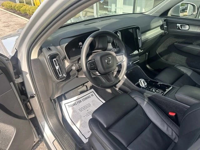 2023 Volvo XC40 - Image 4 of 12