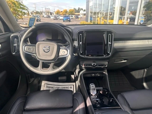 2023 Volvo XC40 - Image 5 of 12