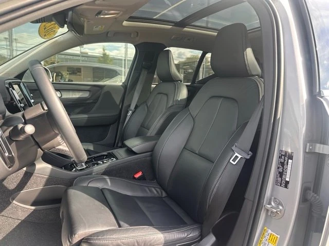 2023 Volvo XC40 - Image 6 of 12