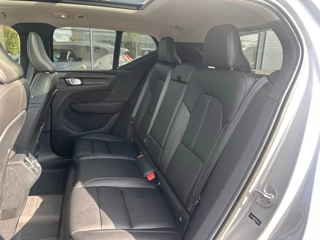 2023 Volvo XC40 - Image 7 of 12