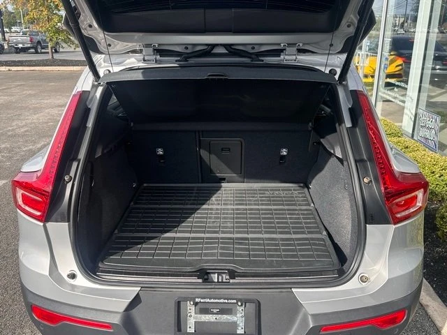 2023 Volvo XC40 - Image 11 of 12