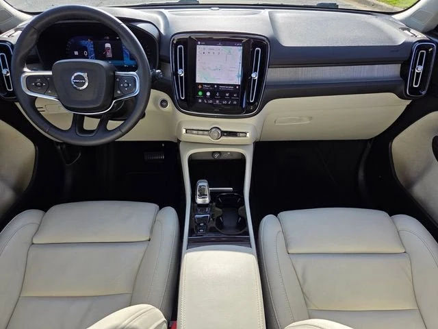 2023 Volvo XC40 - Image 16 of 20