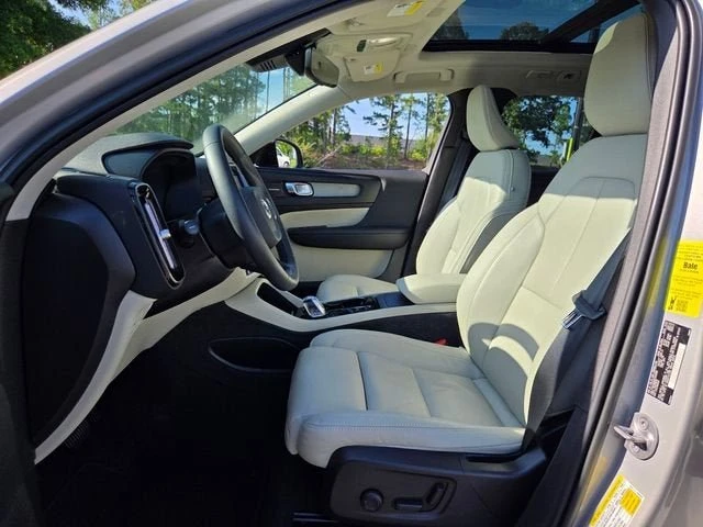 2023 Volvo XC40 - Image 9 of 20