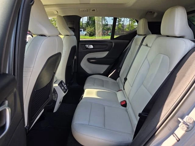 2023 Volvo XC40 - Image 14 of 20