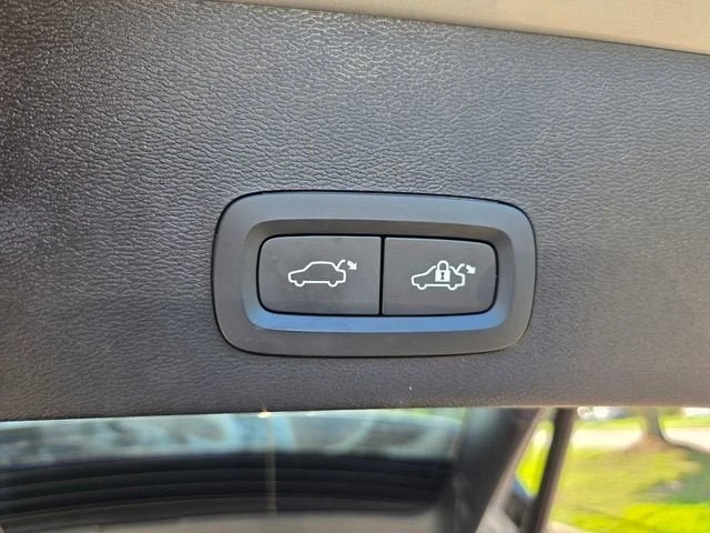 2023 Volvo XC40 - Image 18 of 20