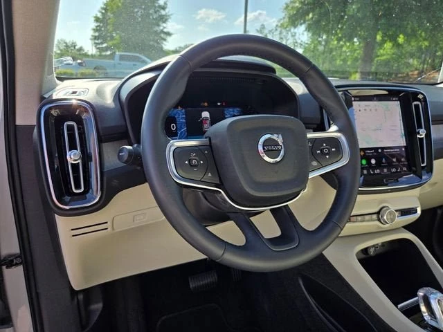 2023 Volvo XC40 - Image 11 of 20
