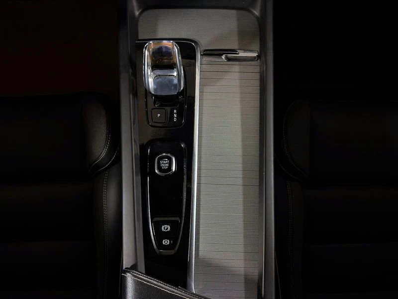 2023 Volvo XC60 2nd Gen - Image 14 of 20