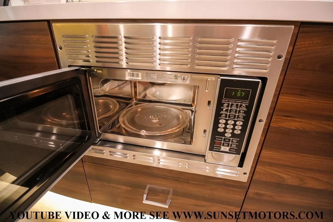 2023 Winnebago - Image 17 of 21