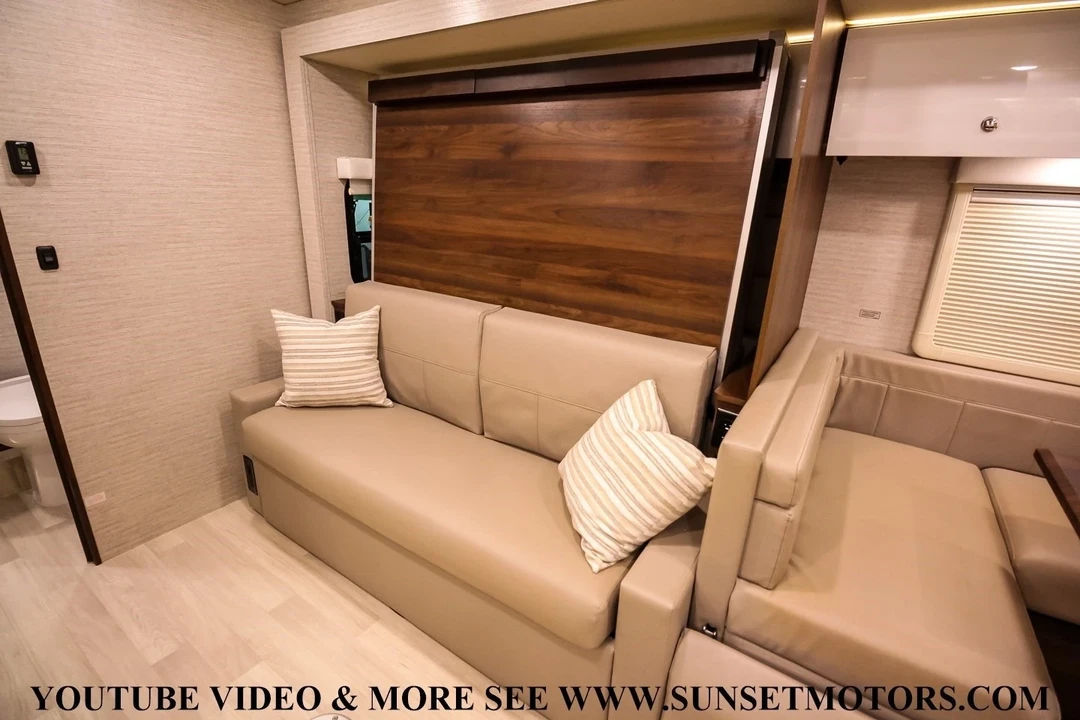 2023 Winnebago - Image 19 of 21