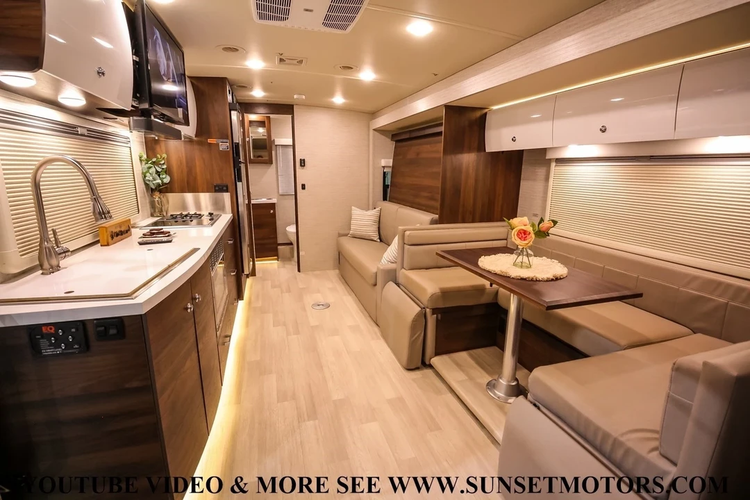 2023 Winnebago - Image 11 of 21