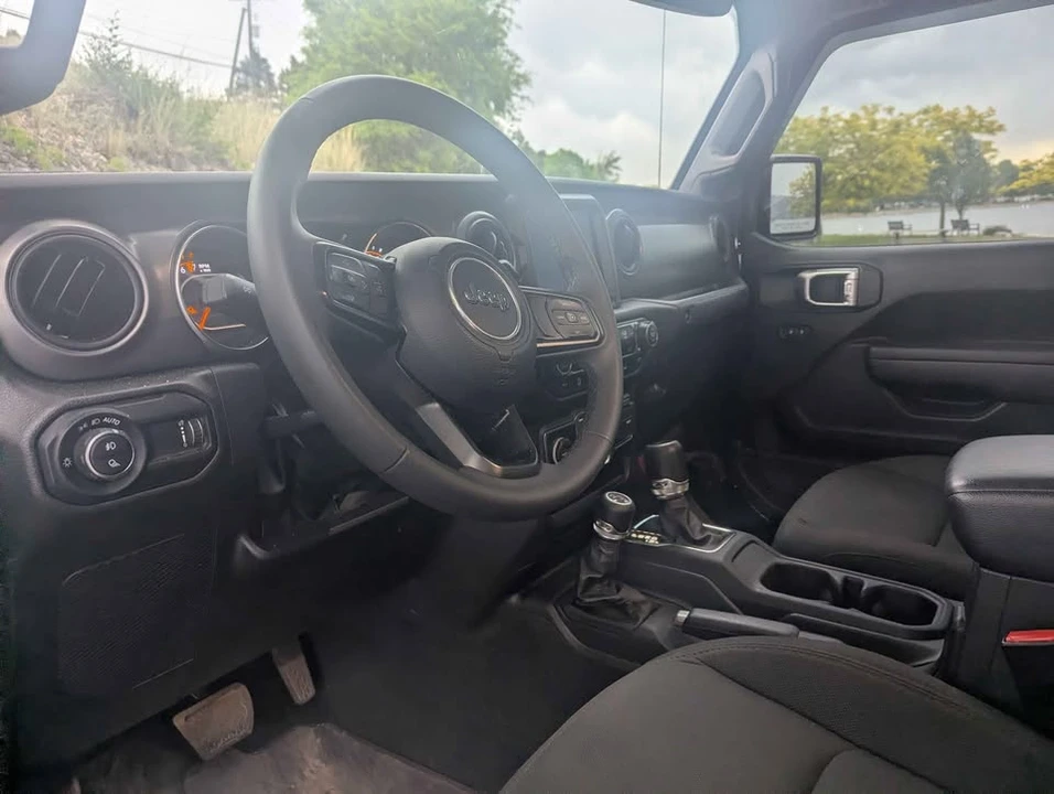 2023 Jeep JT Gladiator - Image 5 of 6