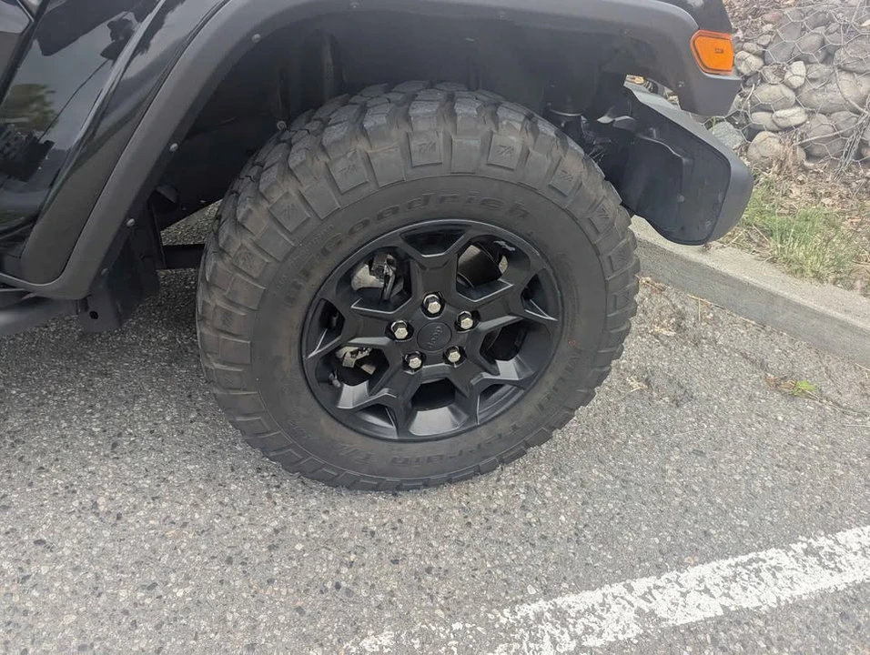 2023 Jeep JT Gladiator - Image 3 of 6