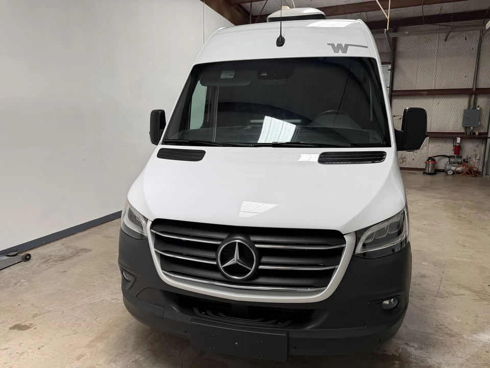 2023 Winnebago - Image 7 of 31