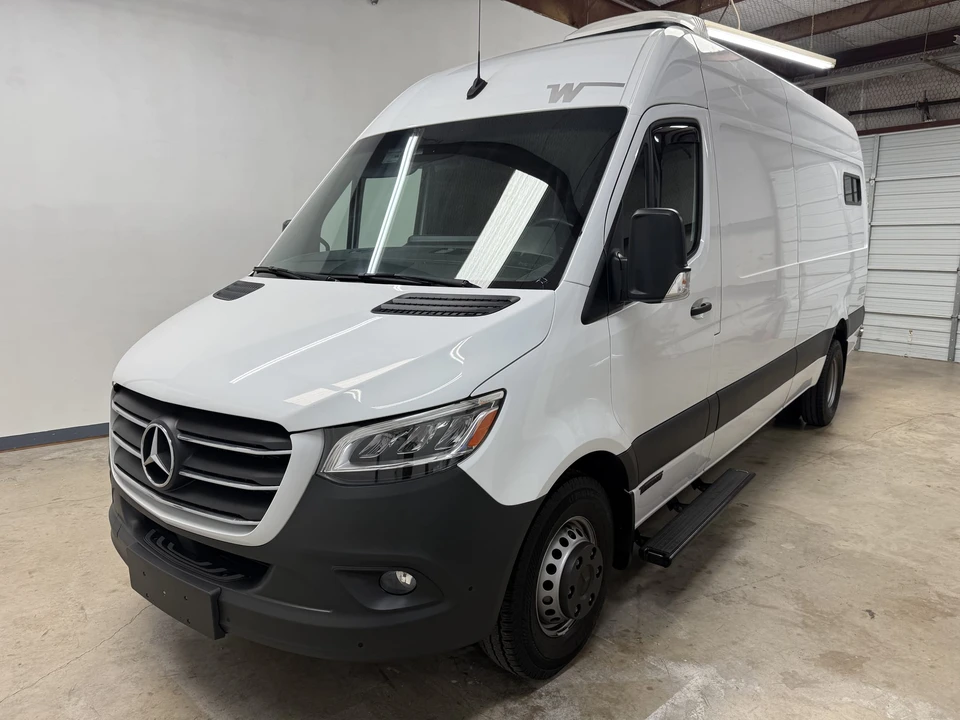 2023 Winnebago - Image 10 of 31