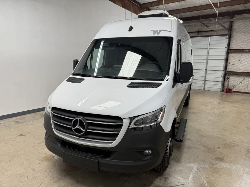 2023 Winnebago - Image 8 of 31