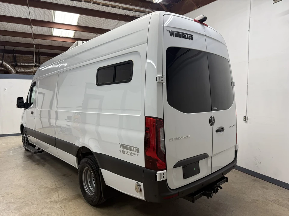 2023 Winnebago - Image 16 of 31