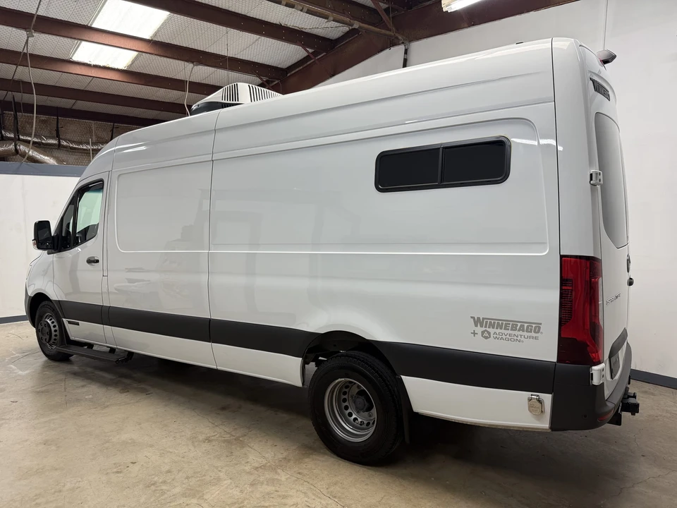 2023 Winnebago - Image 14 of 31