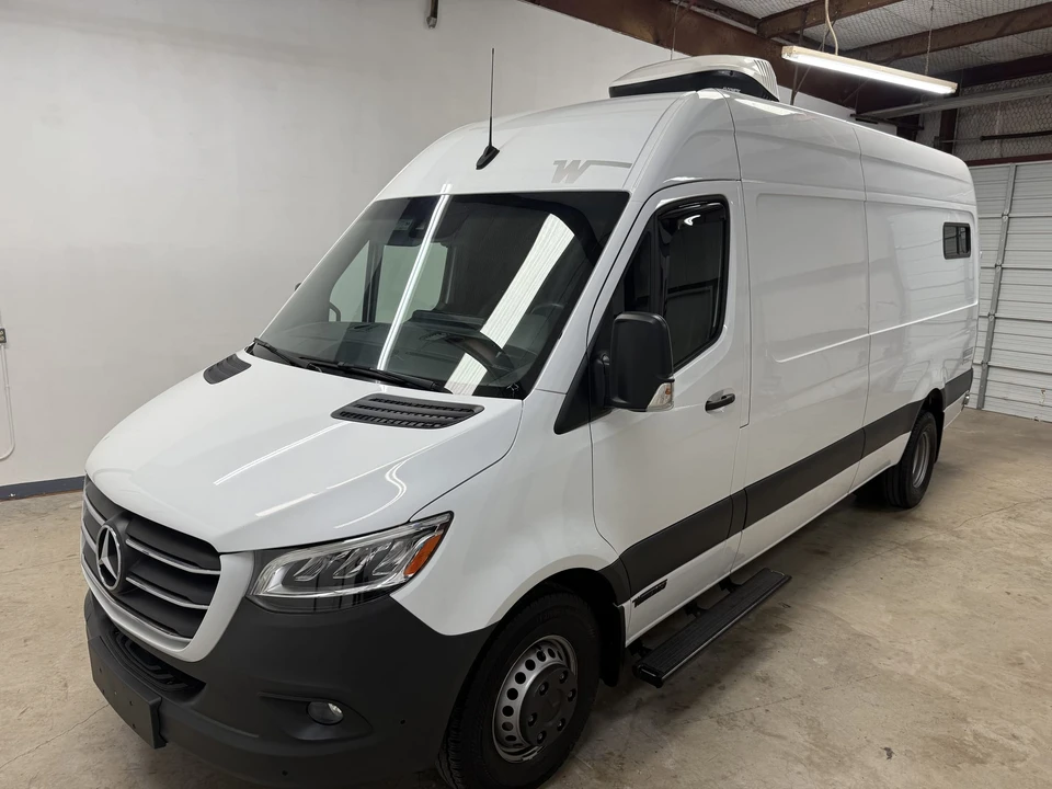 2023 Winnebago - Image 12 of 31