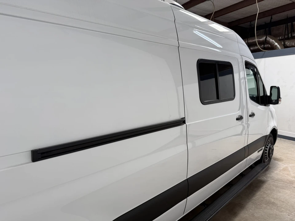 2023 Winnebago - Image 24 of 31