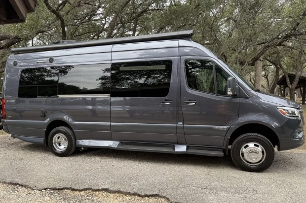 2023 Winnebago - Image 3 of 8