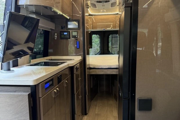 2023 Winnebago - Image 6 of 8