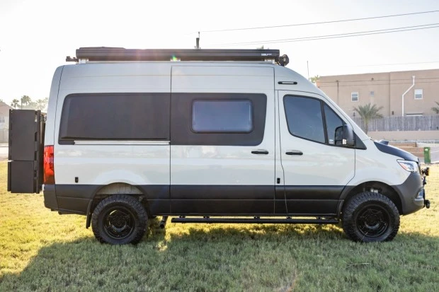 2023 Winnebago - Image 3 of 9