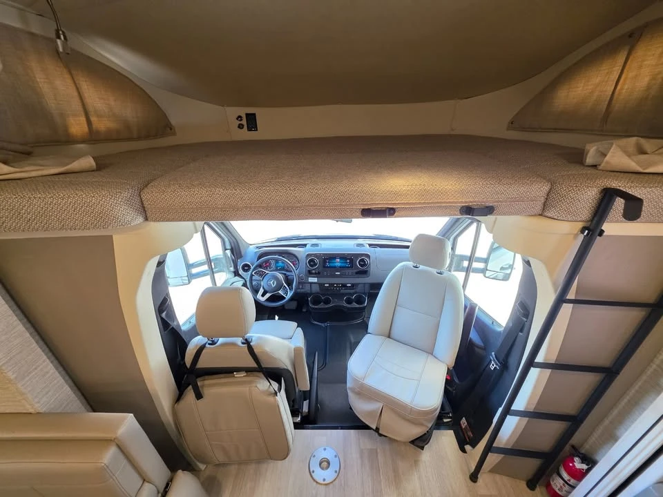 2023 Winnebago - Image 18 of 19