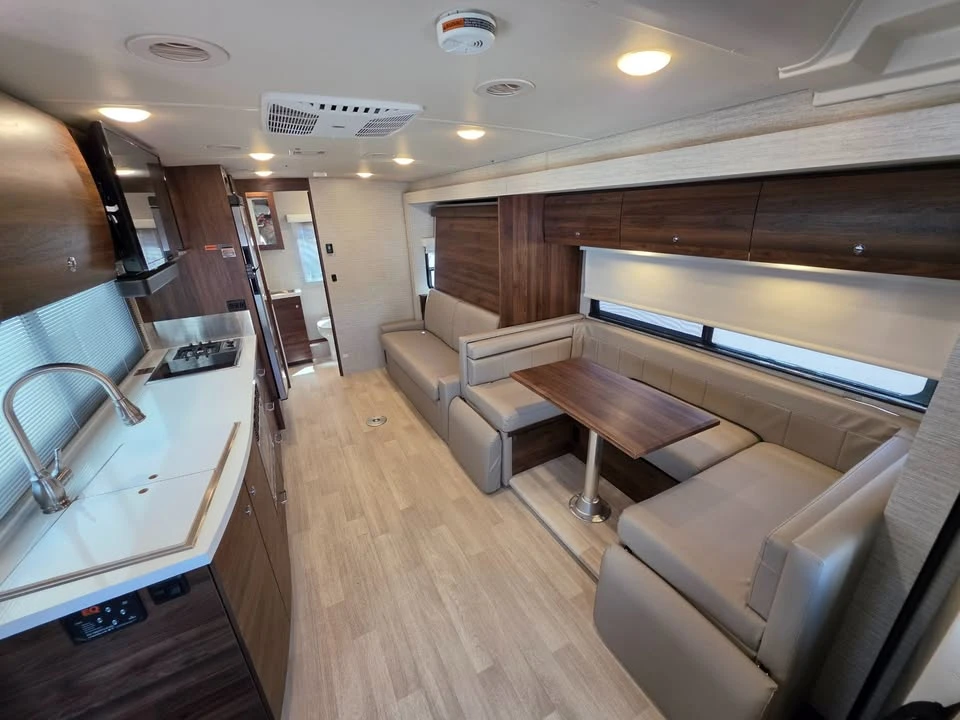 2023 Winnebago - Image 10 of 19