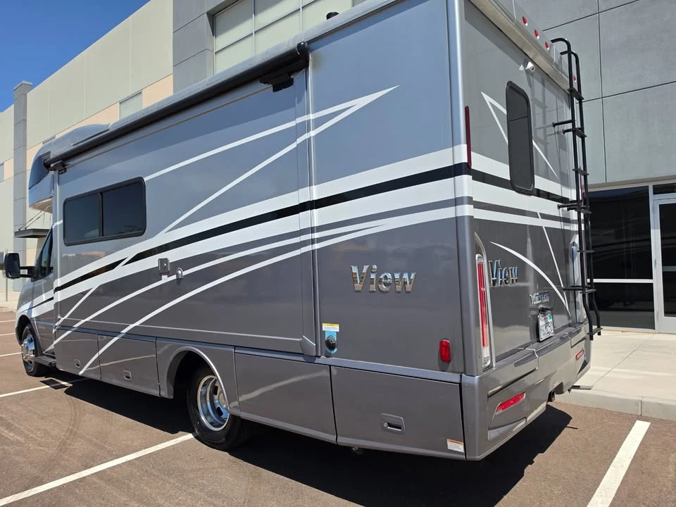 2023 Winnebago - Image 6 of 19