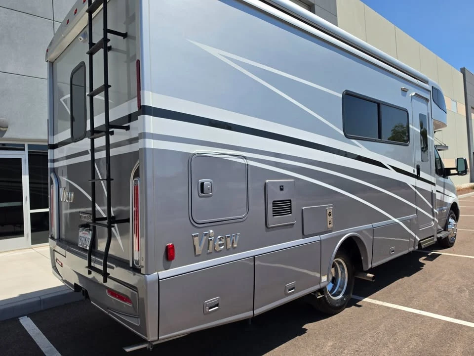 2023 Winnebago - Image 3 of 19