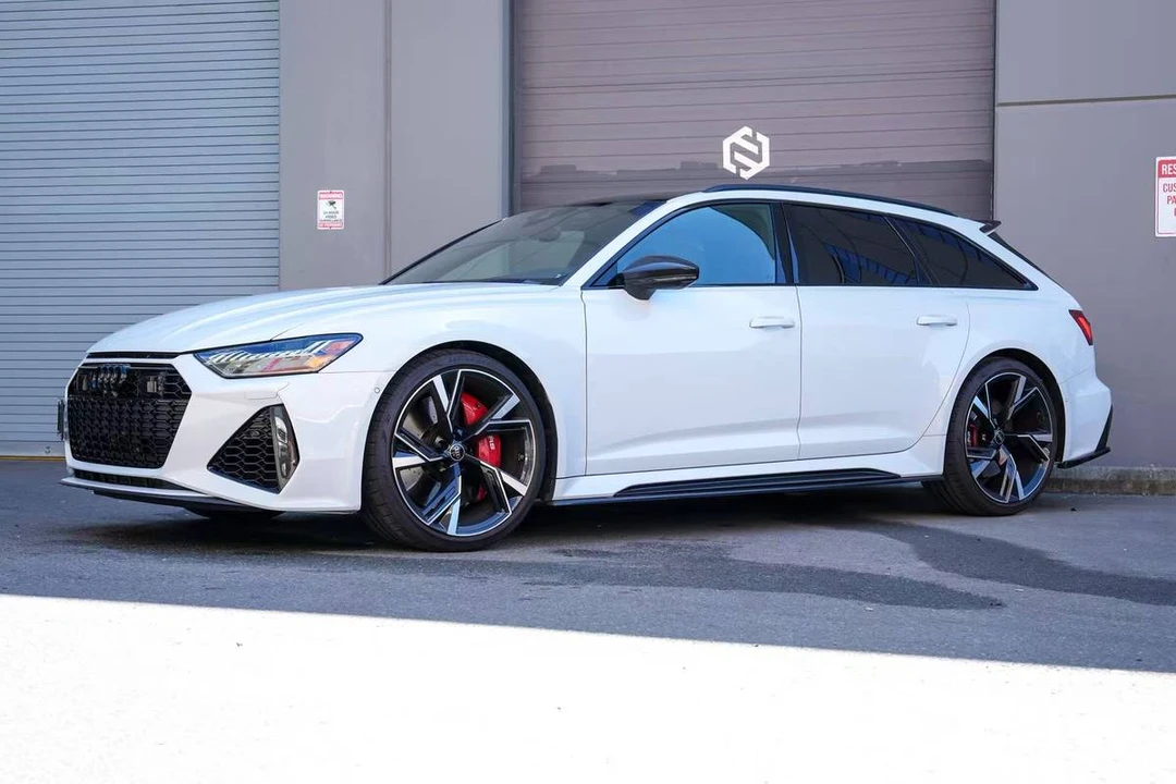 2023 Audi RS6 - Image 2 of 23