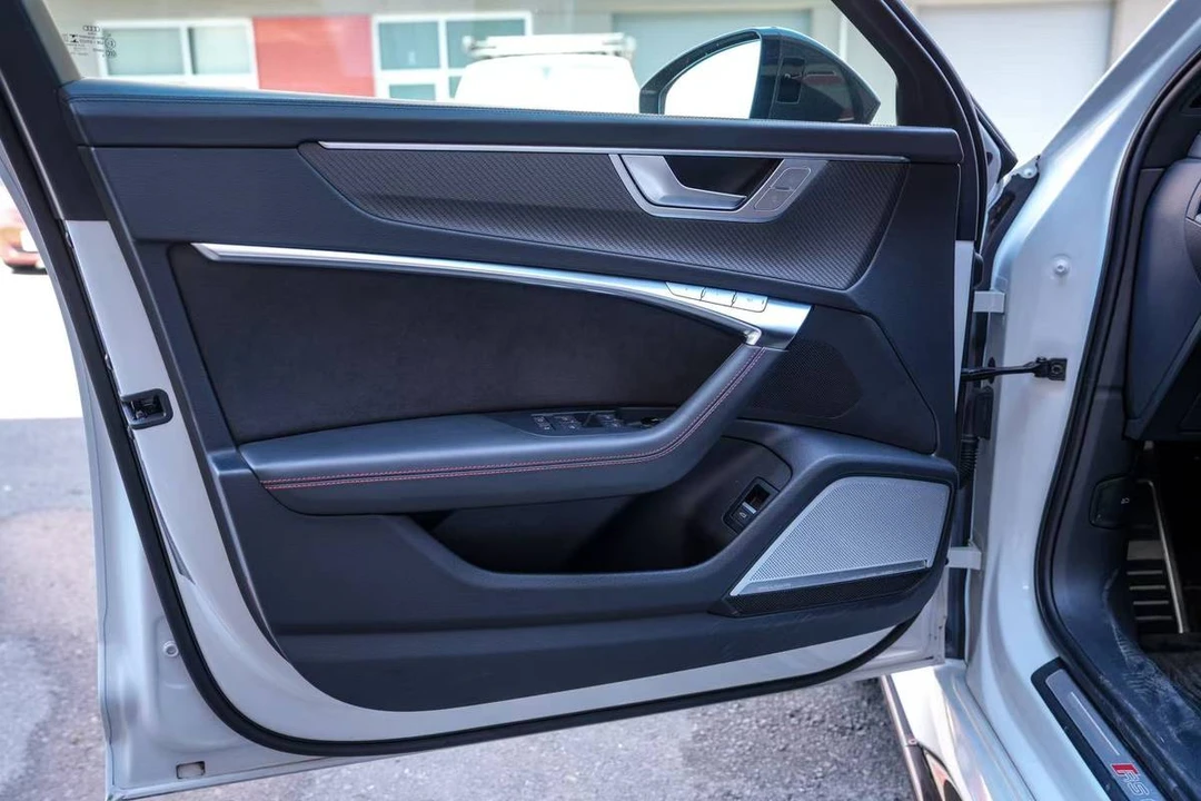 2023 Audi RS6 - Image 9 of 23