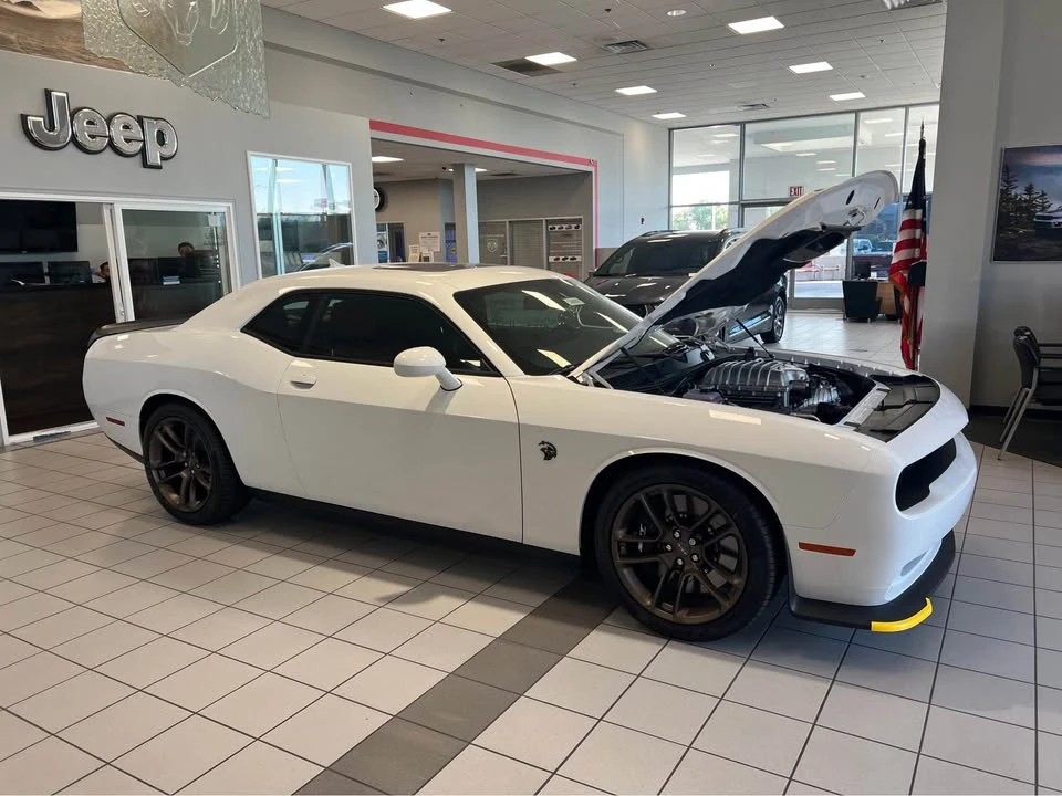 2023 Dodge Challenger SRT Hellcat 3rd Gen - Image 7 of 9