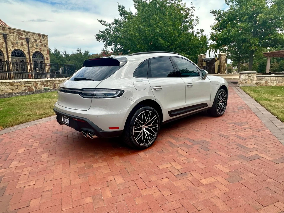 2023 Porsche Macan - Image 5 of 28