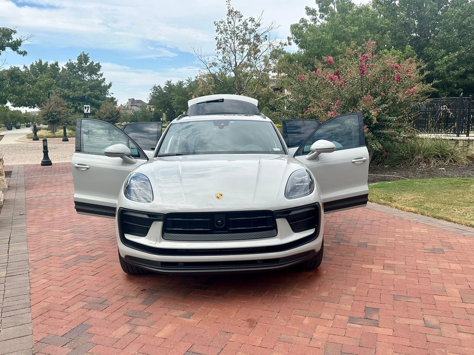2023 Porsche Macan - Image 23 of 28